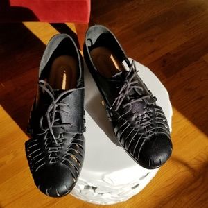 LAST CHANCE TO BUY. CLOSET CLOSES TOMORROW!